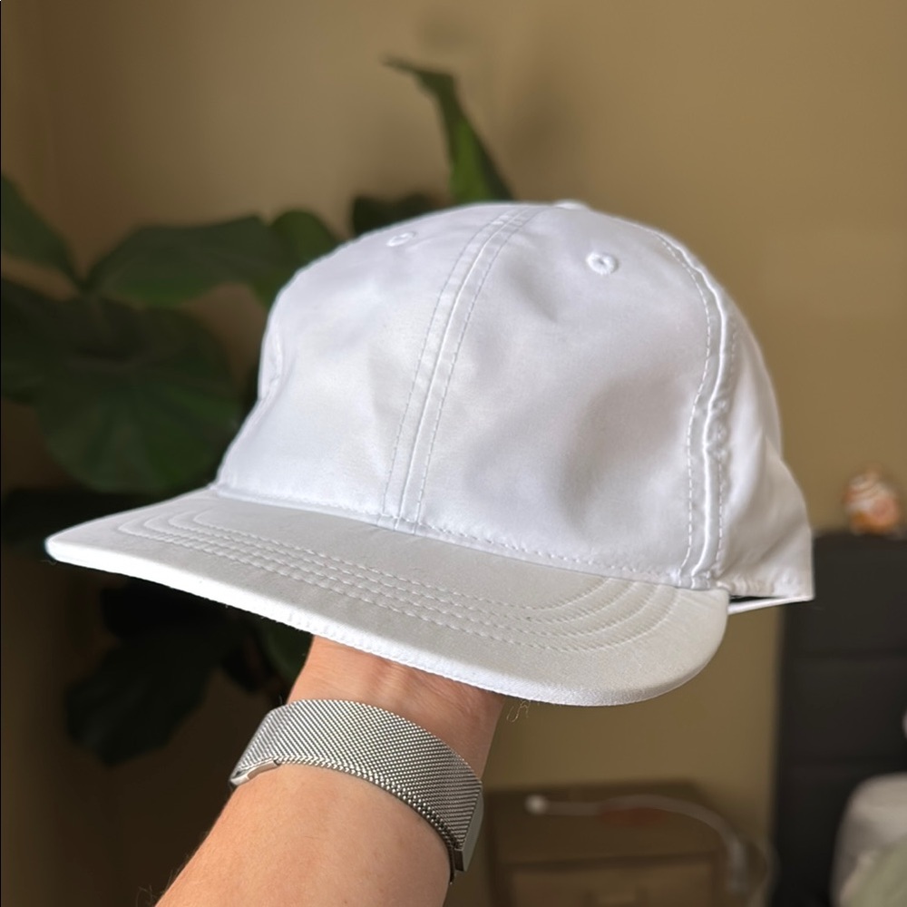 Vuori Minimalist Hat White Structured Snapback Hat | One size | Like New